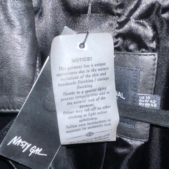 Never worn didn’t realize brought wrong size. Can’t return. - Picture 5 of 6